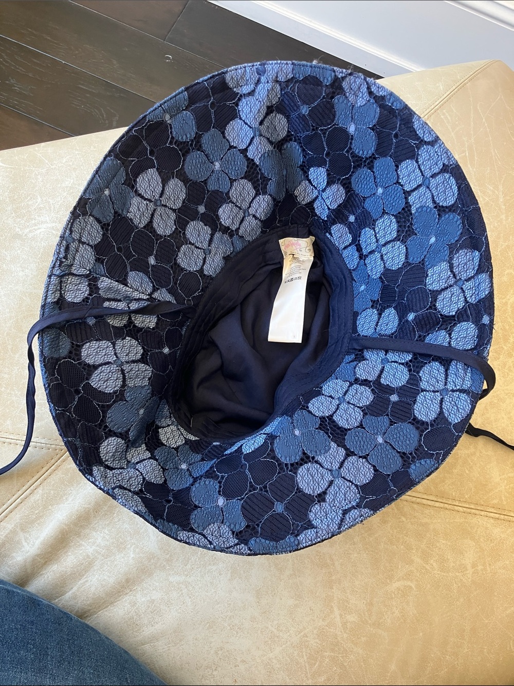 FREE PEOPLE Molly Blue Tones Floral Bucket Hat Wide Brim Chin Ties OS NWOT - Picture 3 of 6